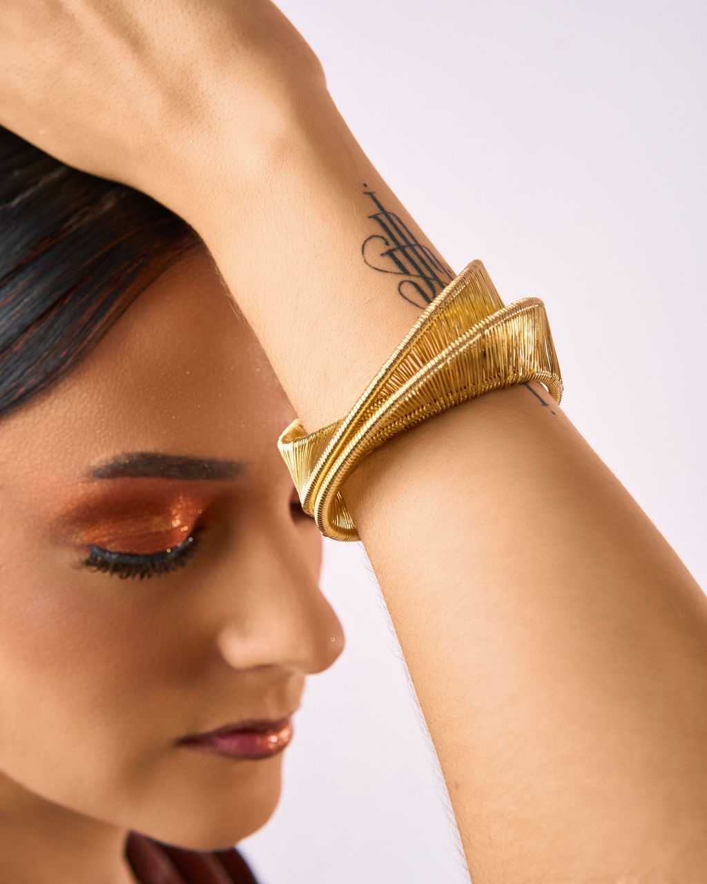 aura cuff